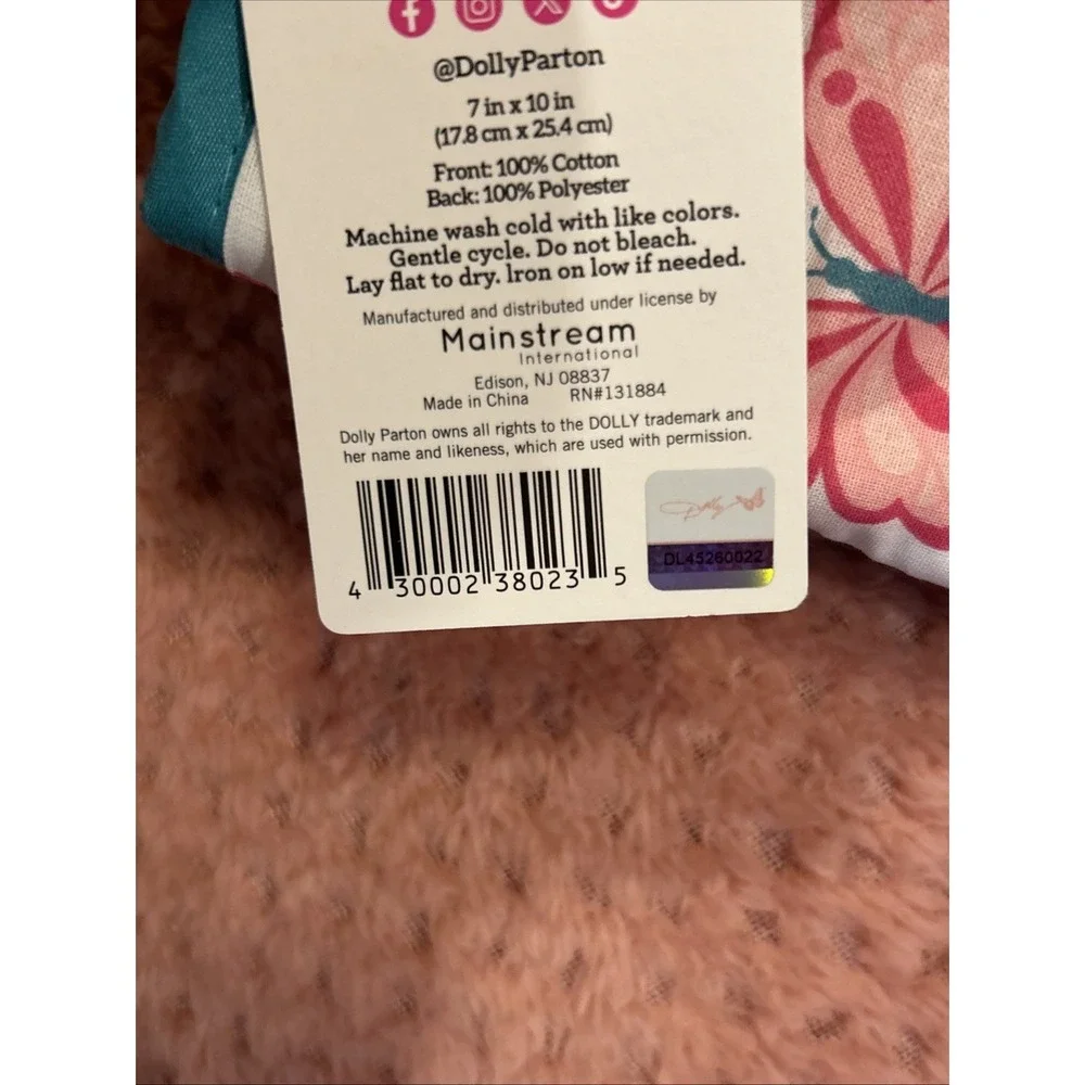 Dolly Parton 2026 Summer Collection Oven Mitt